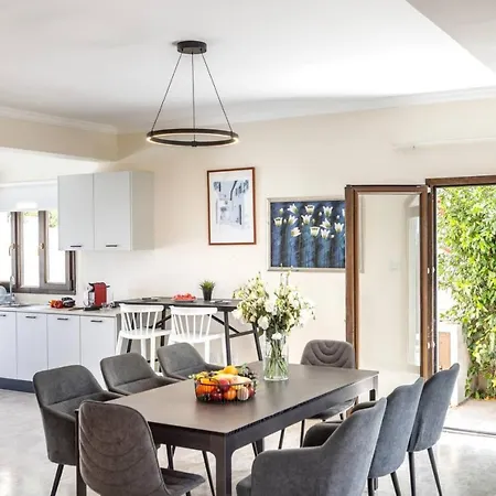 Sunnyvillas: 4br Seafront Villa*private Pool*bw44 Protaras